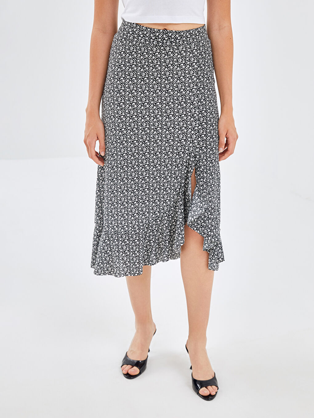 Siyah Beli Lastikli Çiçekli Kadın Etek-1