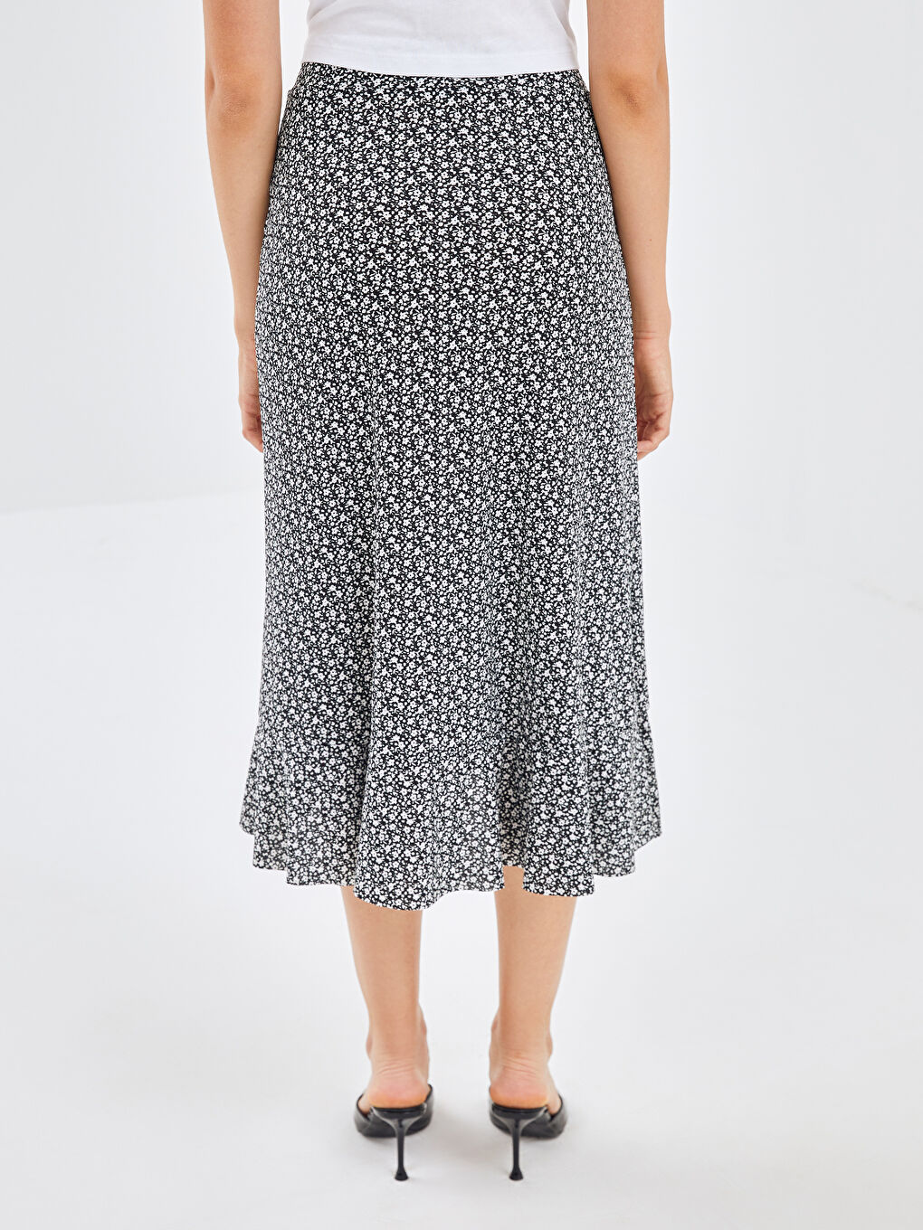 Siyah Beli Lastikli Çiçekli Kadın Etek-3