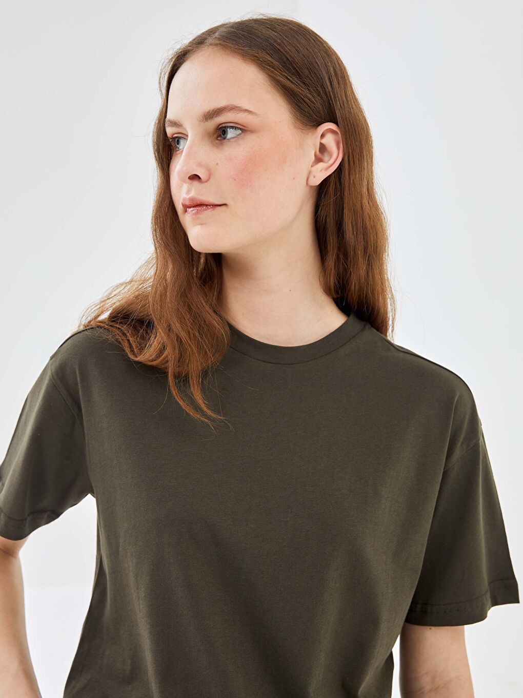 Haki Bisiklet Yaka Düz Kısa Kollu Kadın Tişört-1