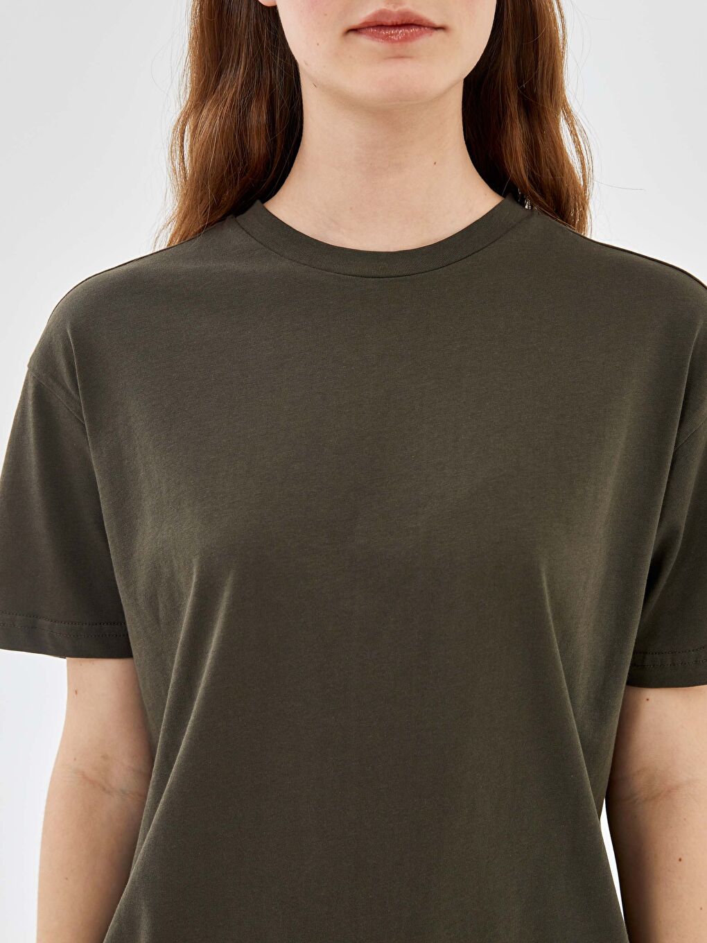 Haki Bisiklet Yaka Düz Kısa Kollu Kadın Tişört-3
