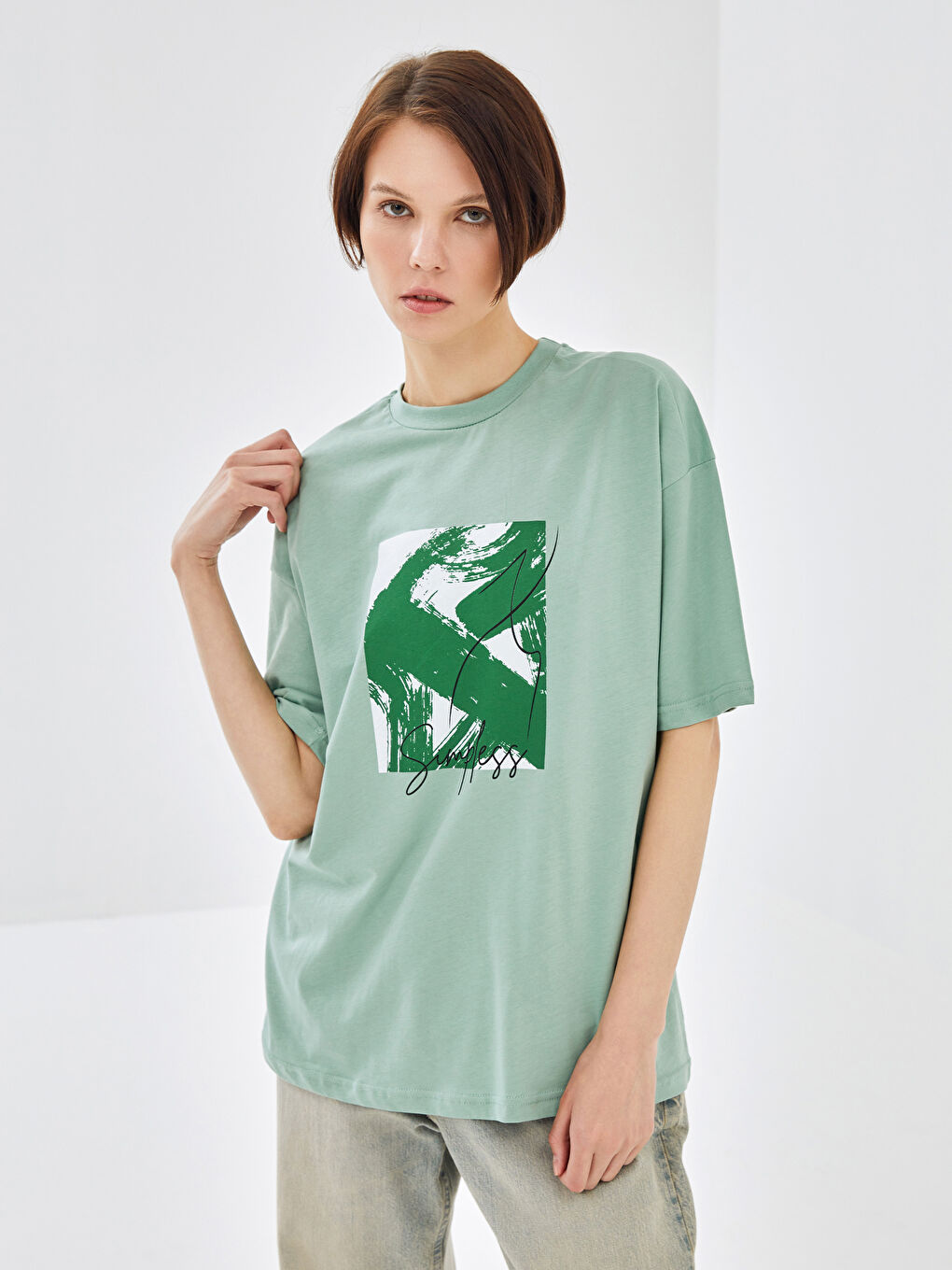 Yeşil Bisiklet Yaka Baskılı Kısa Kollu Kadın Tişört