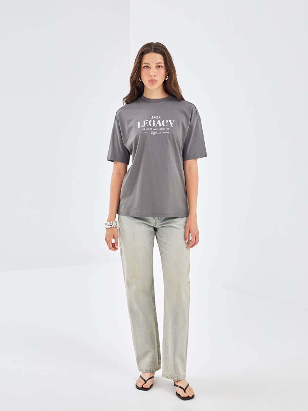 Antrasit Bisiklet Yaka Baskılı Kısa Kollu Kadın Tişört-1