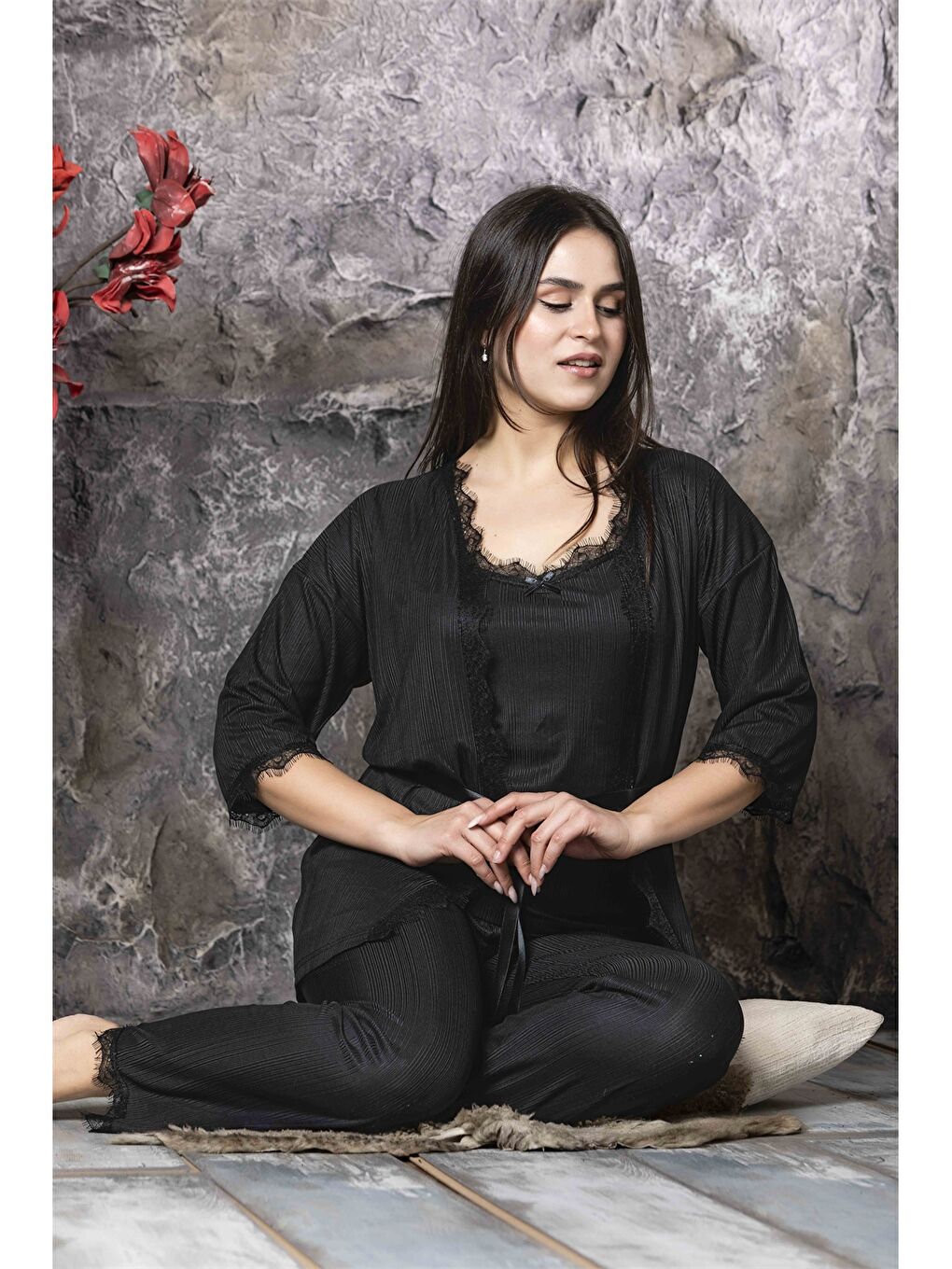 Siyah V Yaka Kadın Pijama Takım