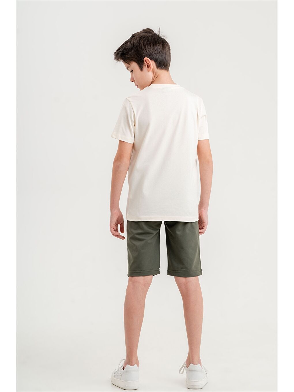 Haki Bisiklet Yaka Erkek Çocuk Tişört ve Şort 2'li-3
