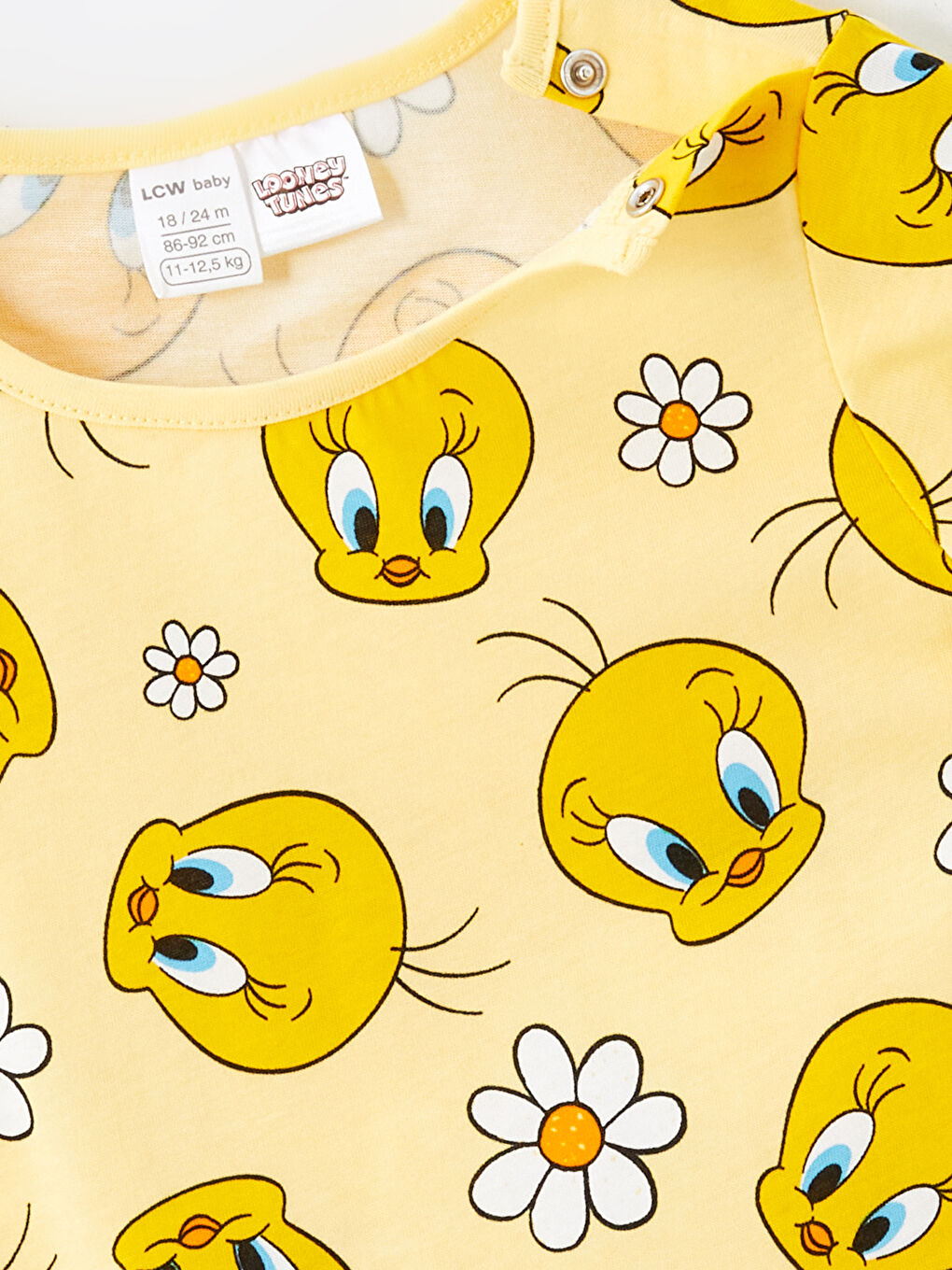 LCW baby Açık Sarı Baskılı Bisiklet Yaka Tweety Baskılı Kız Bebek Şortlu Pijama Takımı - 2