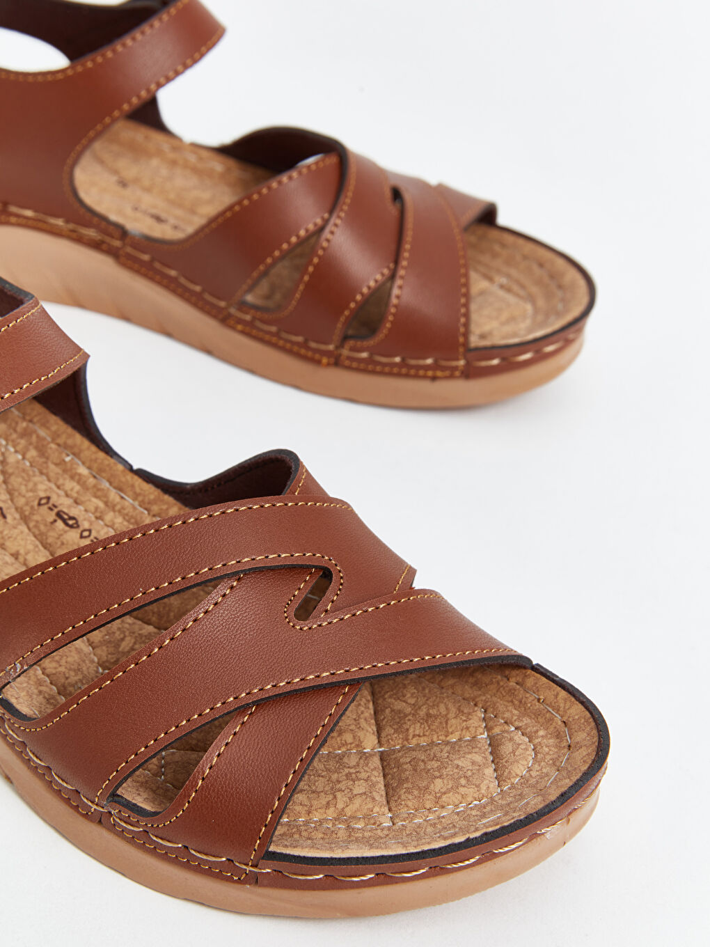 Kahverengi Cırt Cırtlı Kadın Sandalet-2