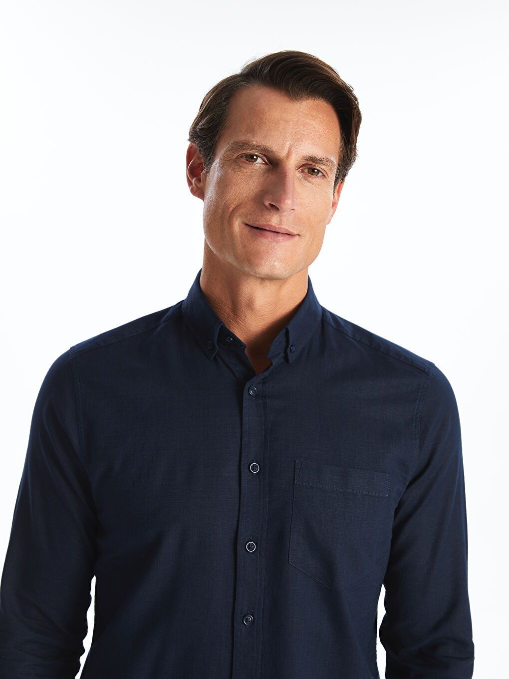 Muška košulja od mešavine lana standardnog kroja, dugih rukava-2