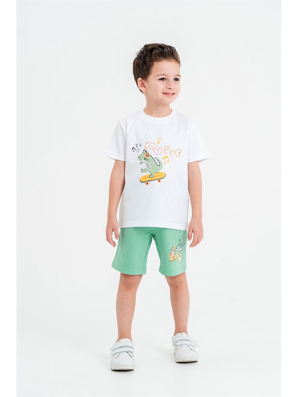 Yeşil Bisiklet Yaka Erkek Bebek Tişört ve Şort 2'li-1