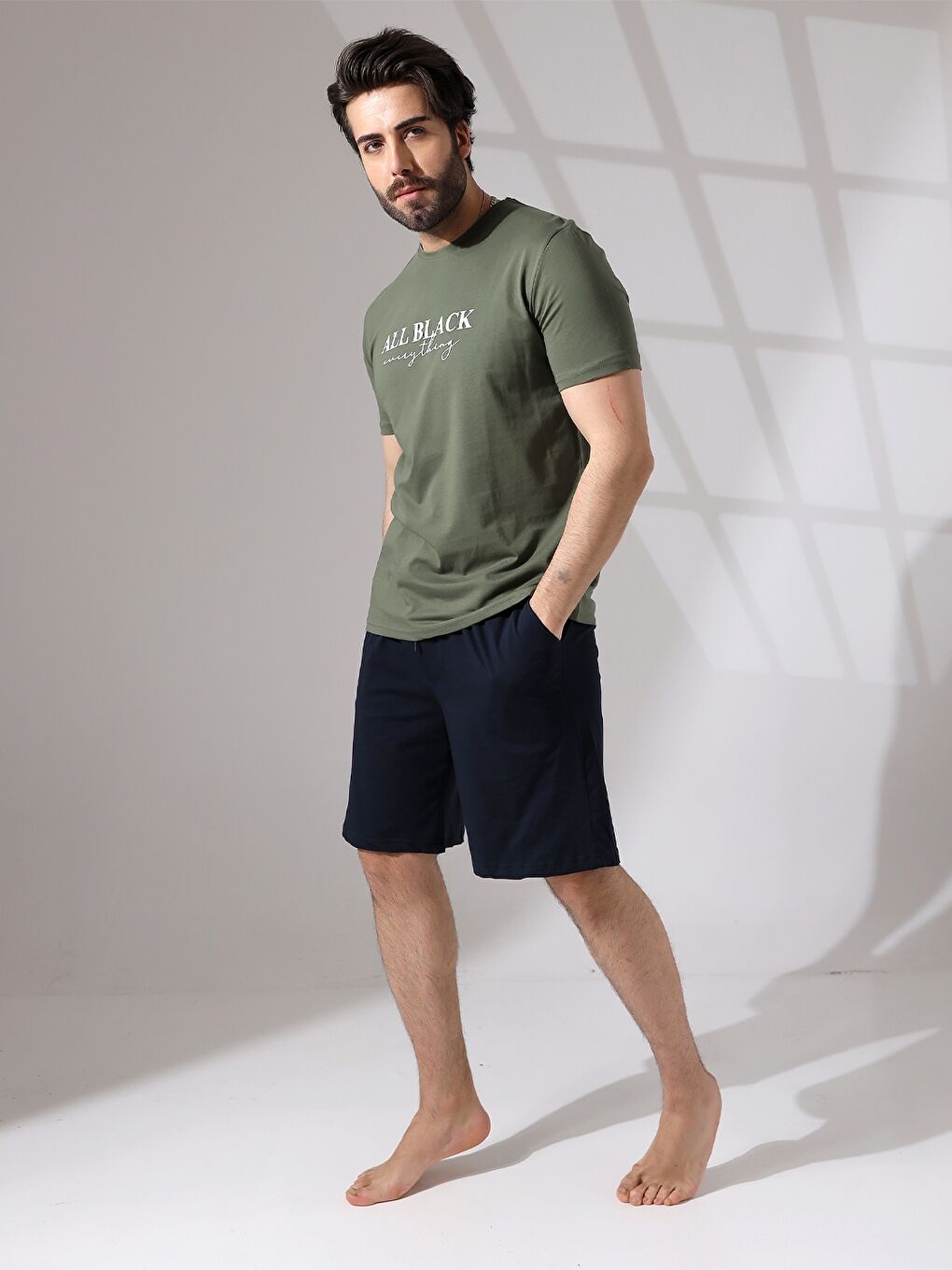 Haki Bisiklet Yaka Kısa Kollu Baskılı Erkek Tişört ve Şort 2'li Takım
