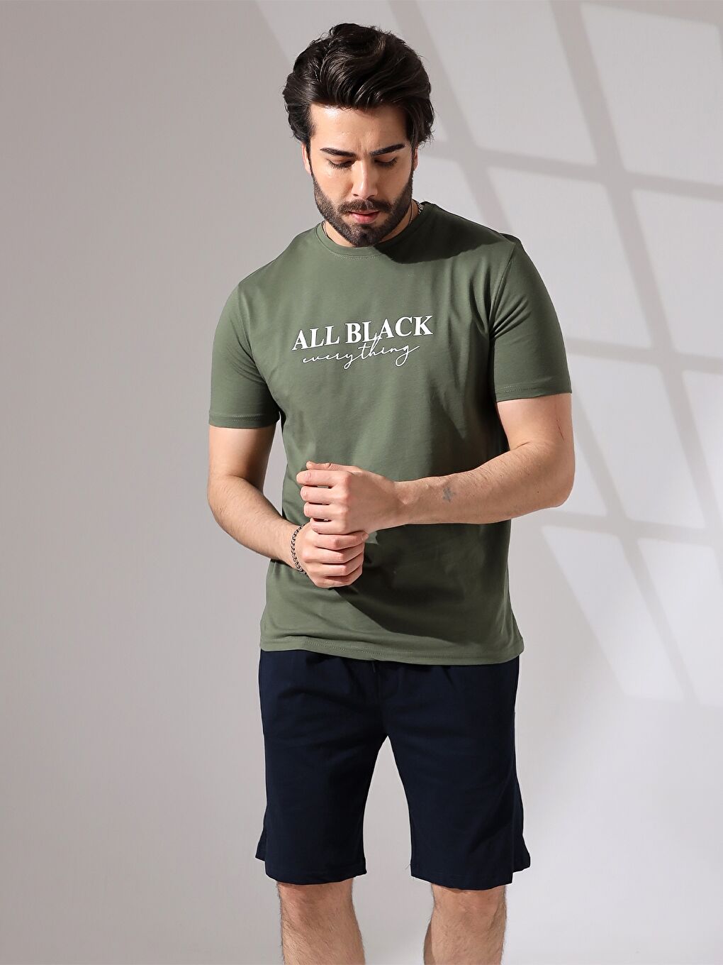 Haki Bisiklet Yaka Kısa Kollu Baskılı Erkek Tişört ve Şort 2'li Takım-1