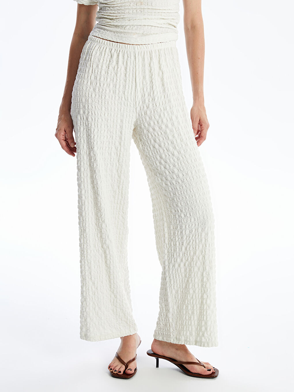 Bej Beli Lastikli Rahat Kalıp Kadın Pantolon-1