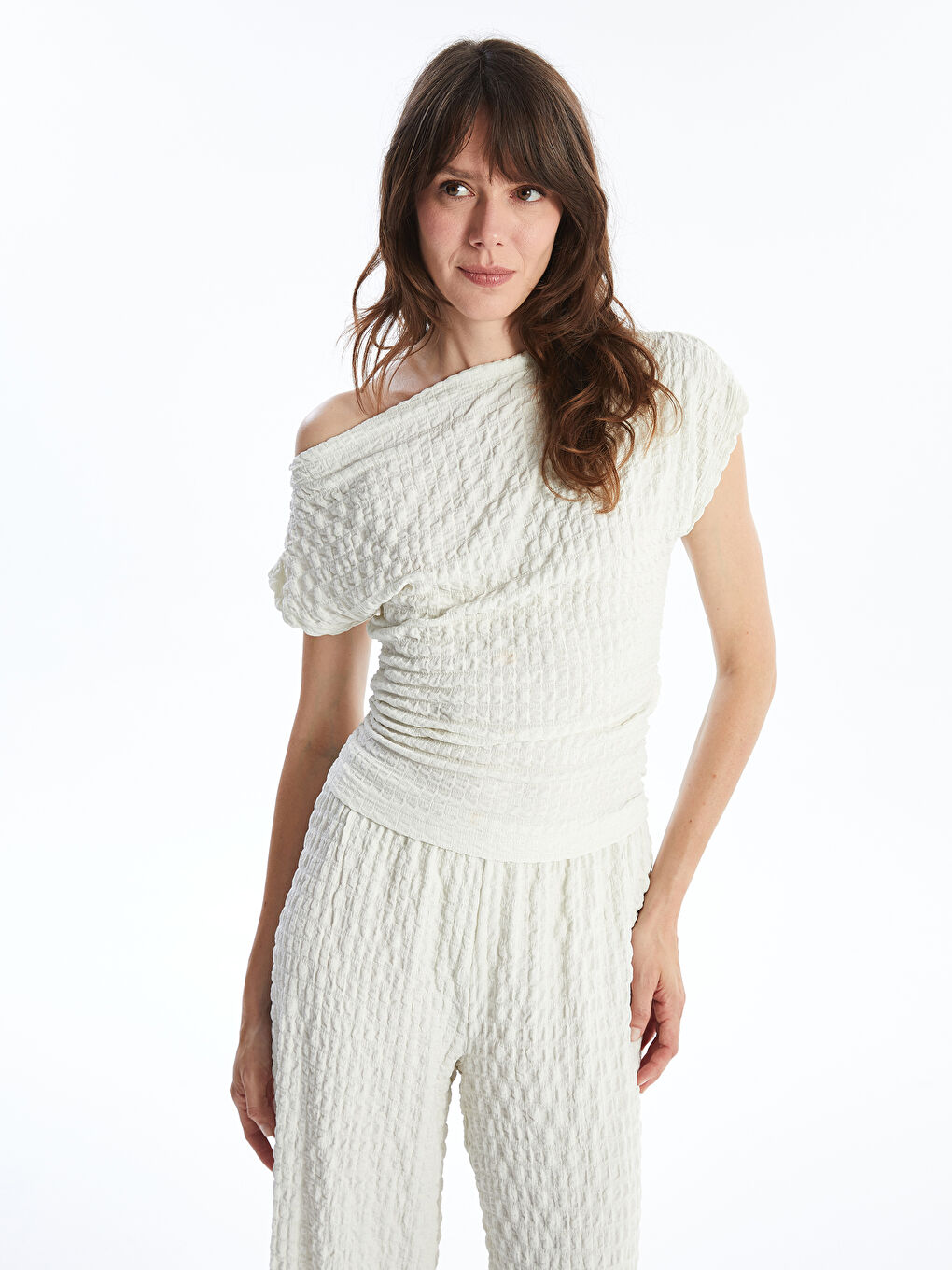 Bej Beli Lastikli Rahat Kalıp Kadın Pantolon-3