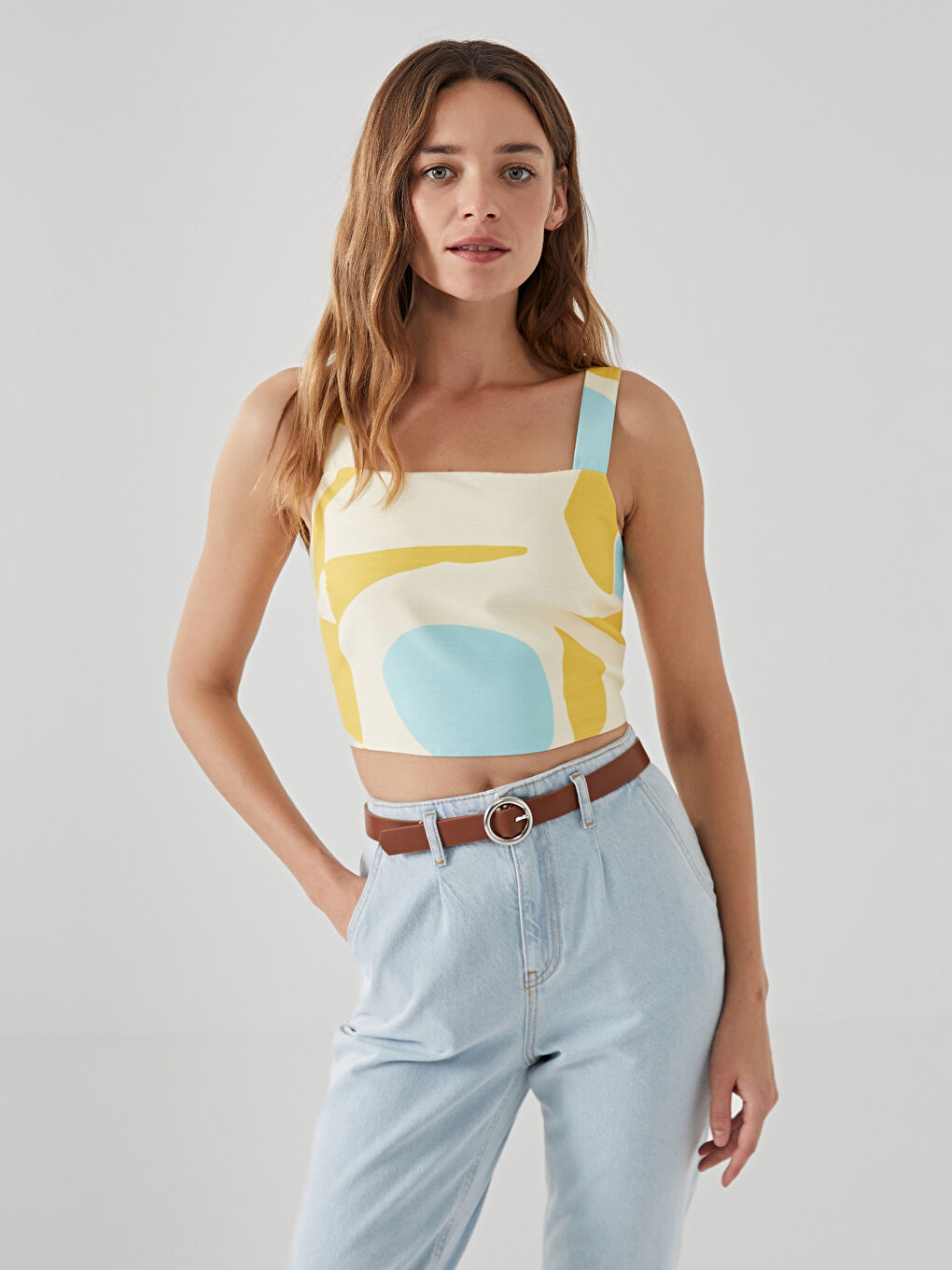 Sarı Kare Yaka Desenli Askılı Kadın Crop