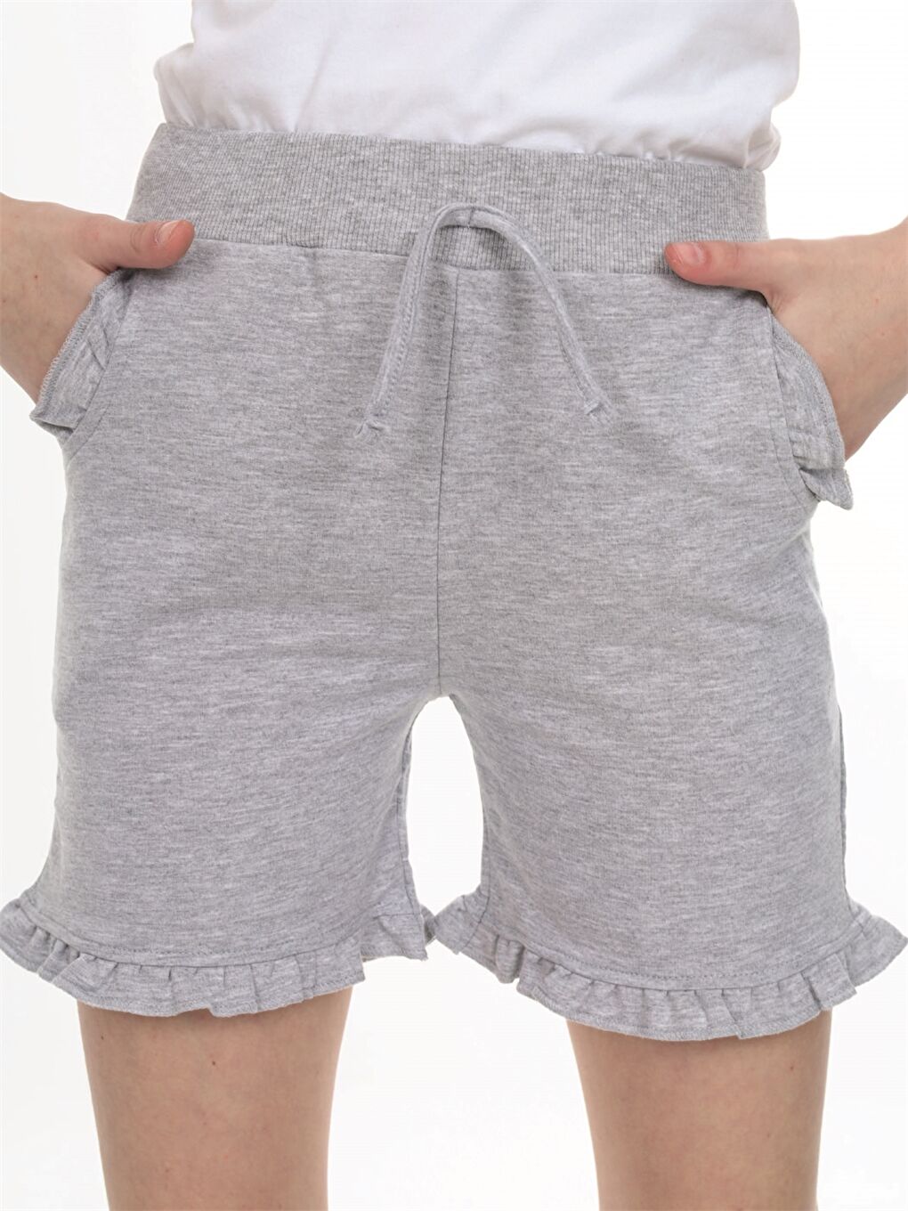 Gri Beli Lastikli Fırfır Detaylı Kız Çocuk Şort-1