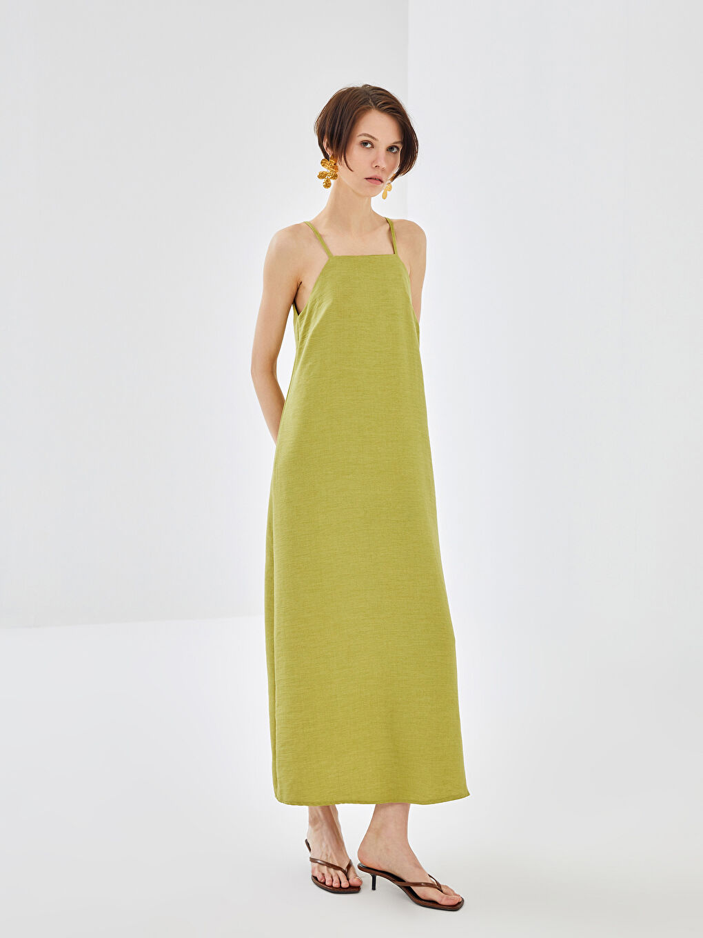 Yeşil Kare Yaka Düz İp Askılı Keten Görünümlü Elbise-1