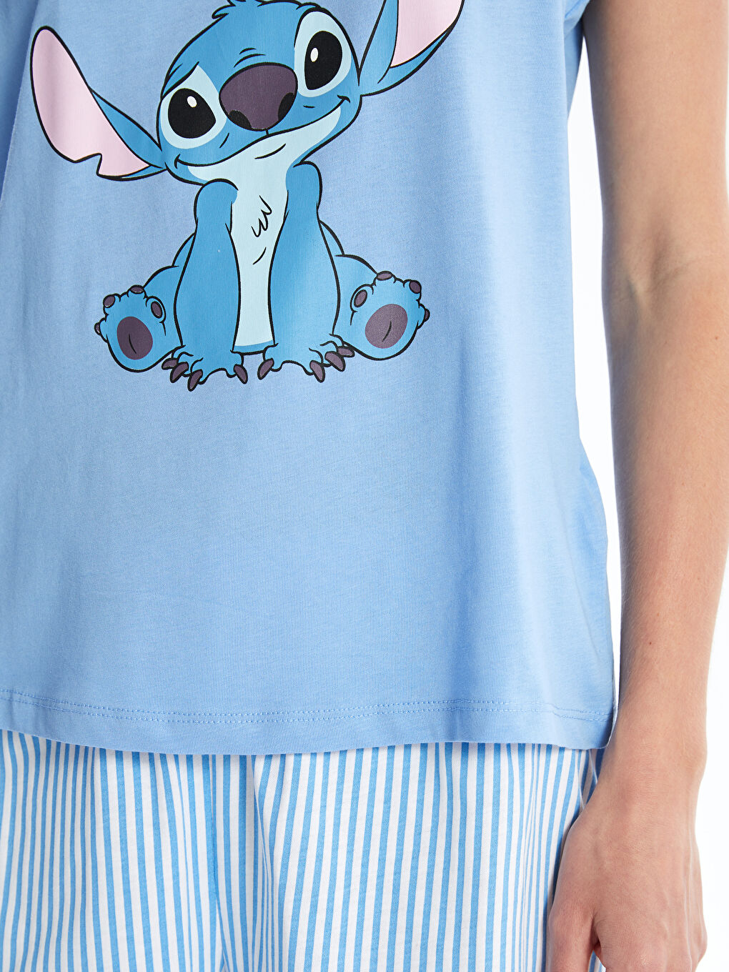 Crew Neck Lilo & Stitch Printed Women's Pajama Set with Shorts -S4O072Z8-LU7