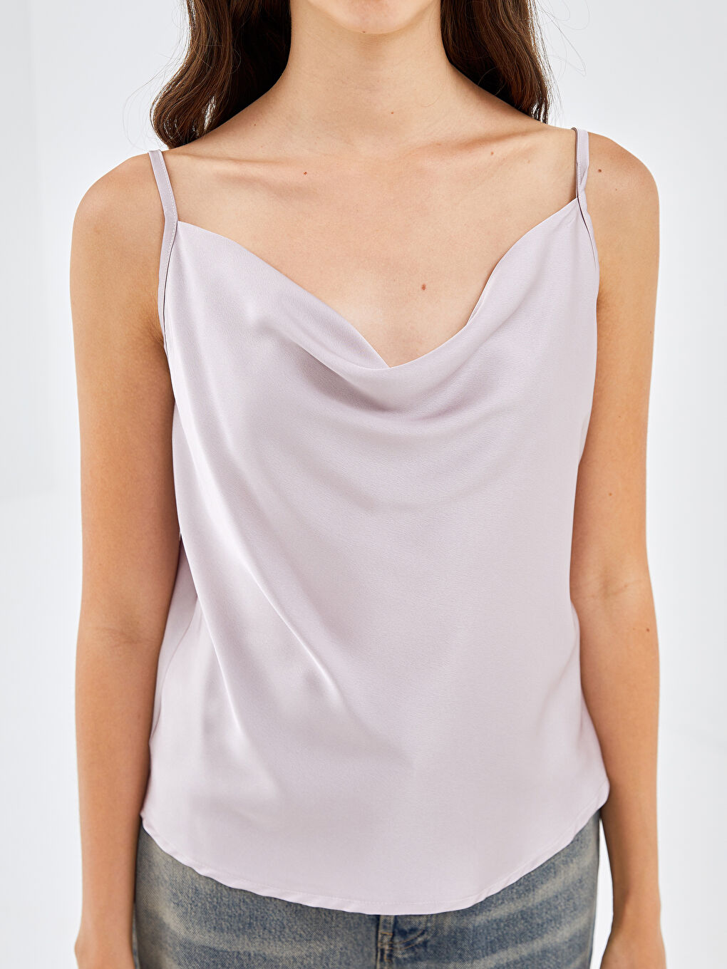 Pembe Dökümlü Yaka Düz Askılı Kadın Bluz-2