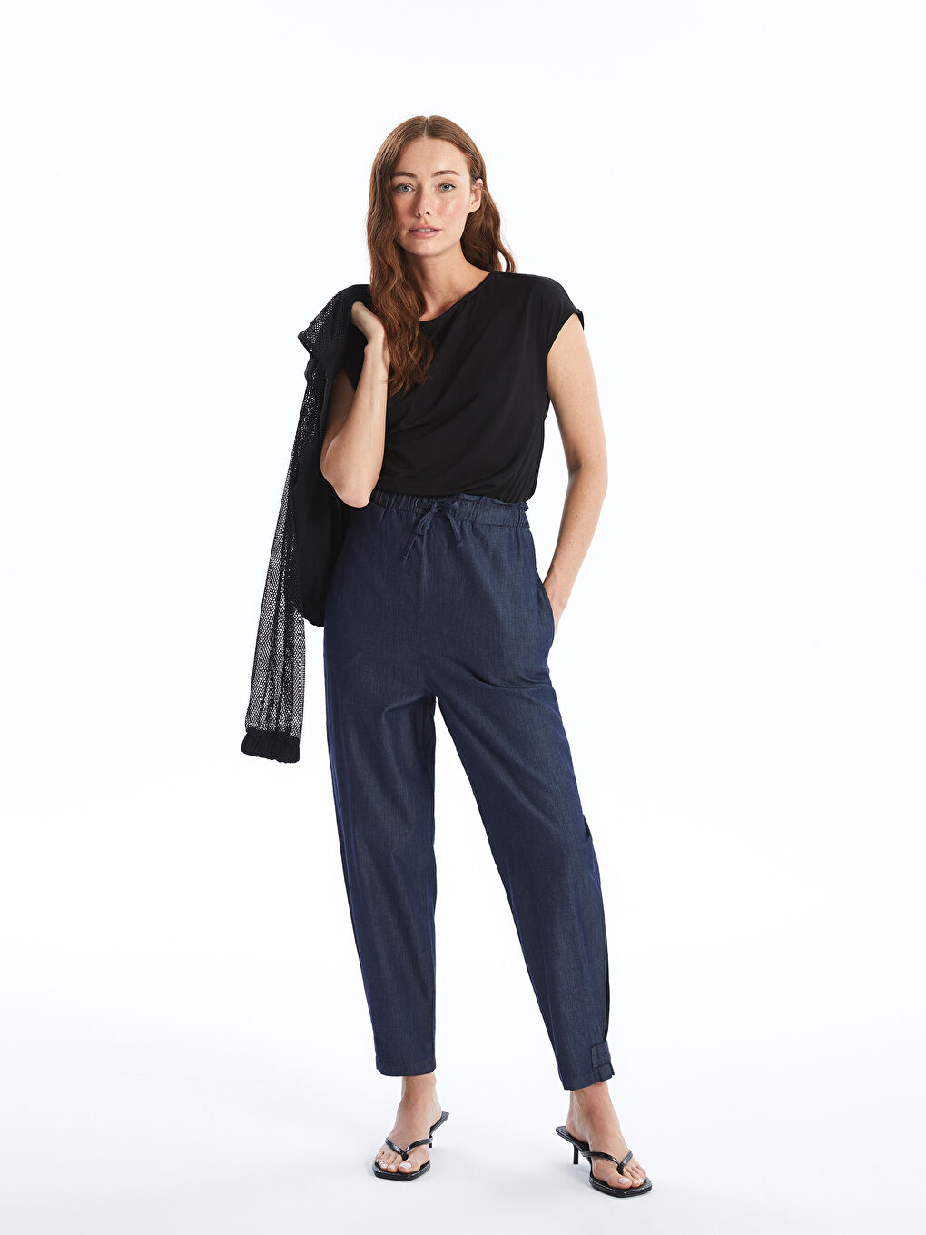 ელასტიური წელის ქალებისთვის ჯინსი