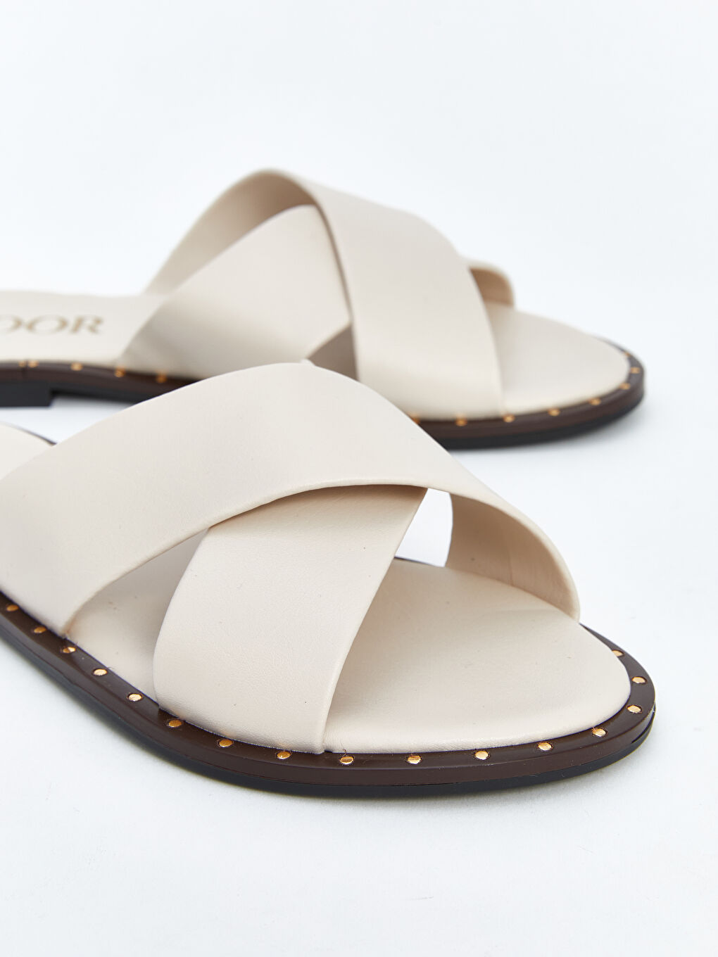 Bej Çapraz Bantlı Kadın Terlik-2