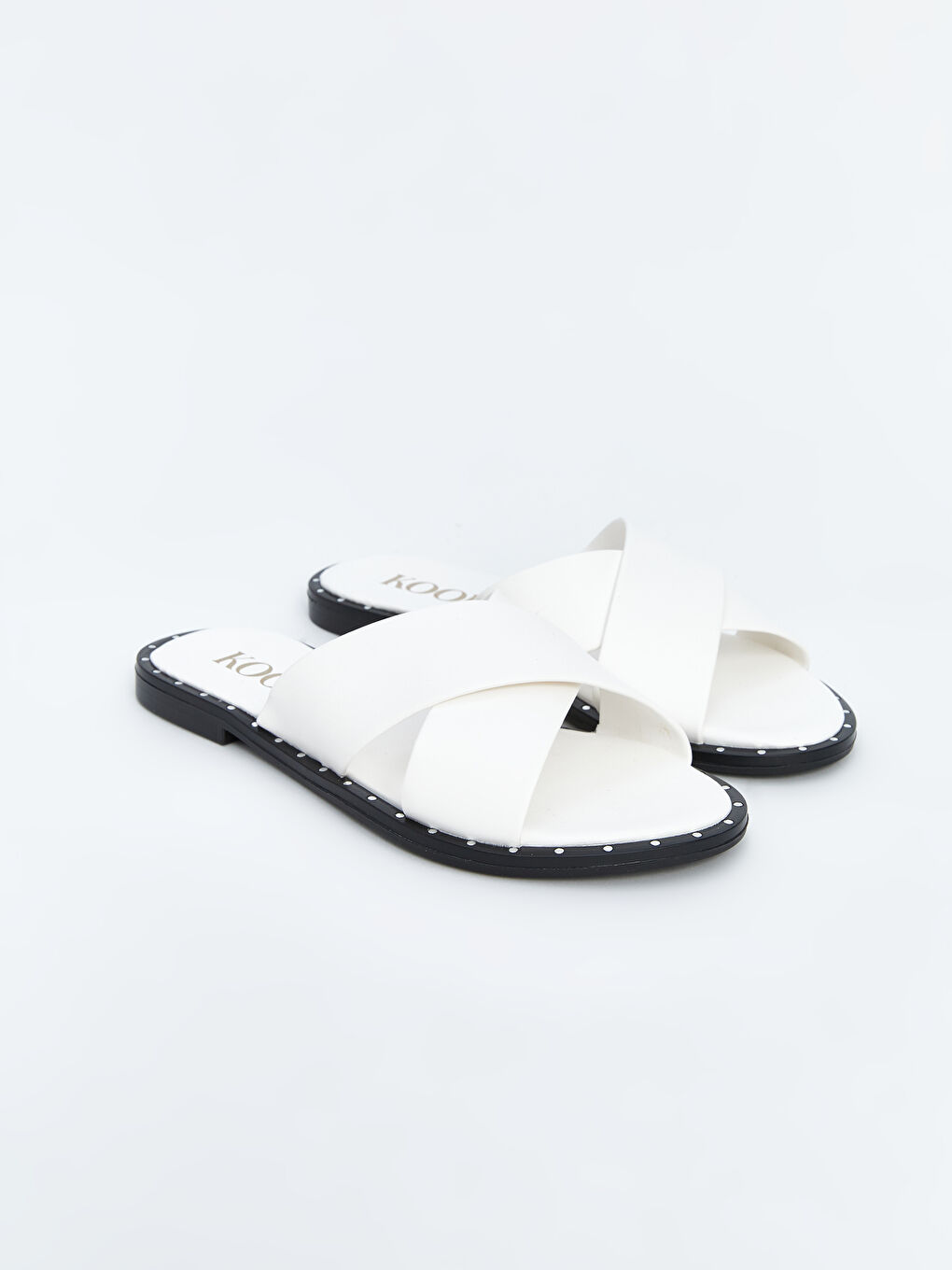 Beyaz Çapraz Bantlı Kadın Terlik