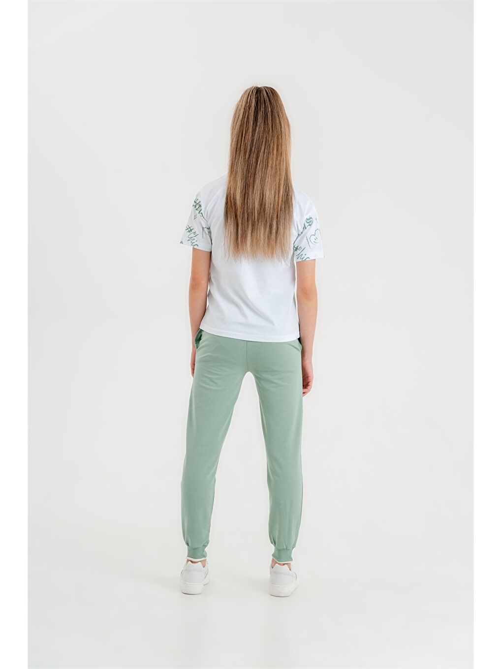 Yeşil Bisiklet Yaka Kız Çocuk Tişört ve Eşofman Altı-3