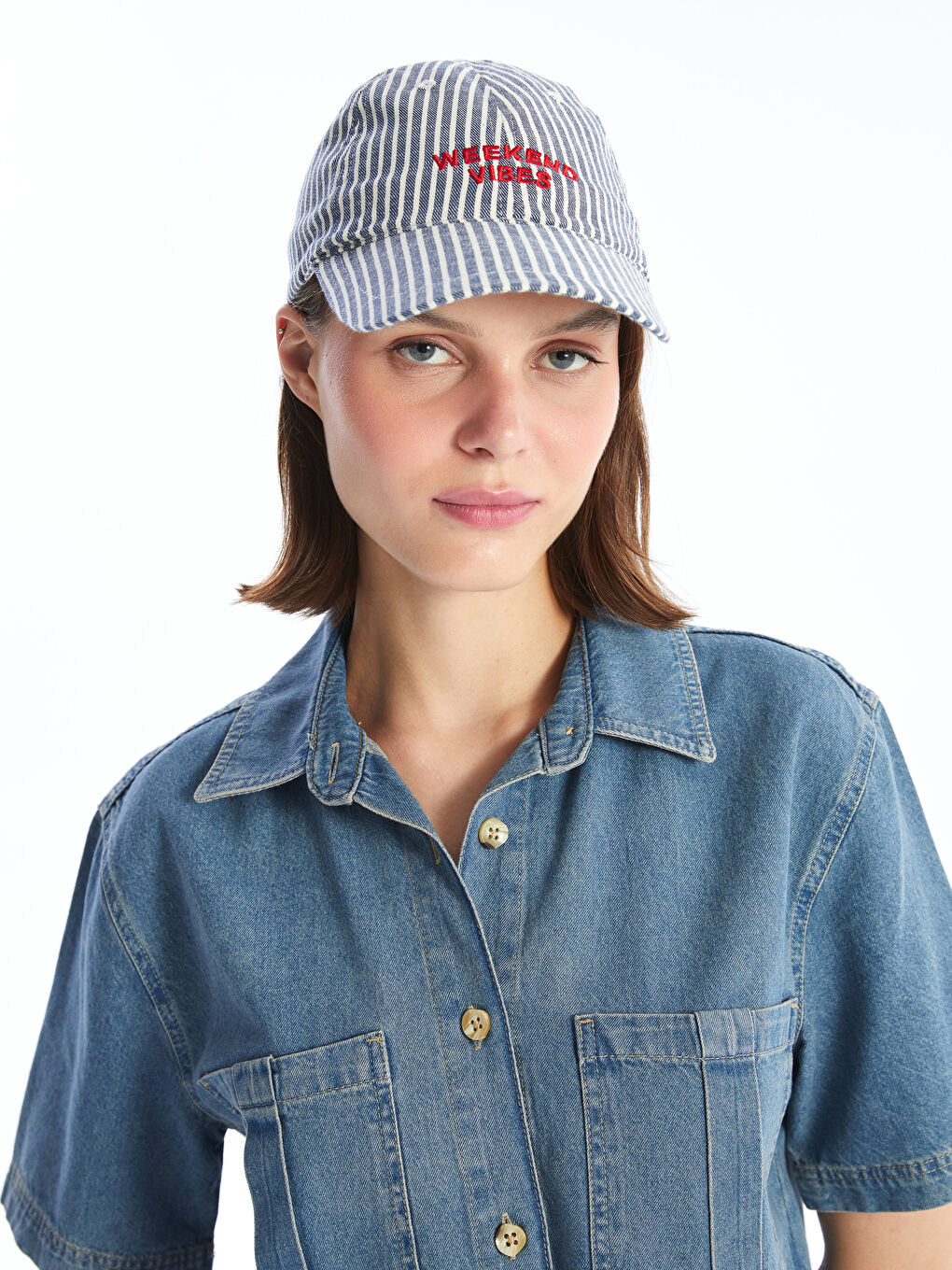 Mavi Yazı Nakışlı Kadın Kep Şapka