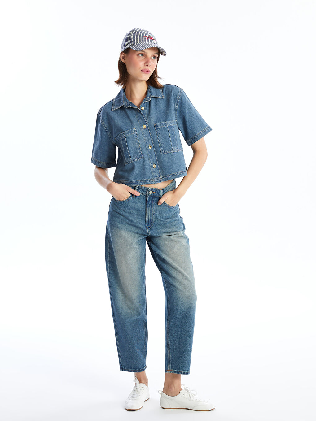 Mavi Yazı Nakışlı Kadın Kep Şapka-1