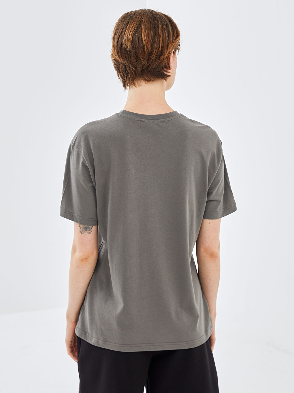 Antrasit Bisiklet Yaka Baskılı Kısa Kollu Oversize Kadın Tişört-3