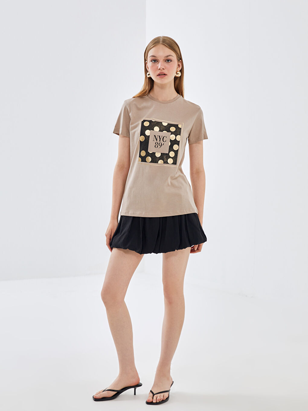 Kahverengi Bisiklet Yaka Baskılı Kısa Kollu Kadın Tişört-1