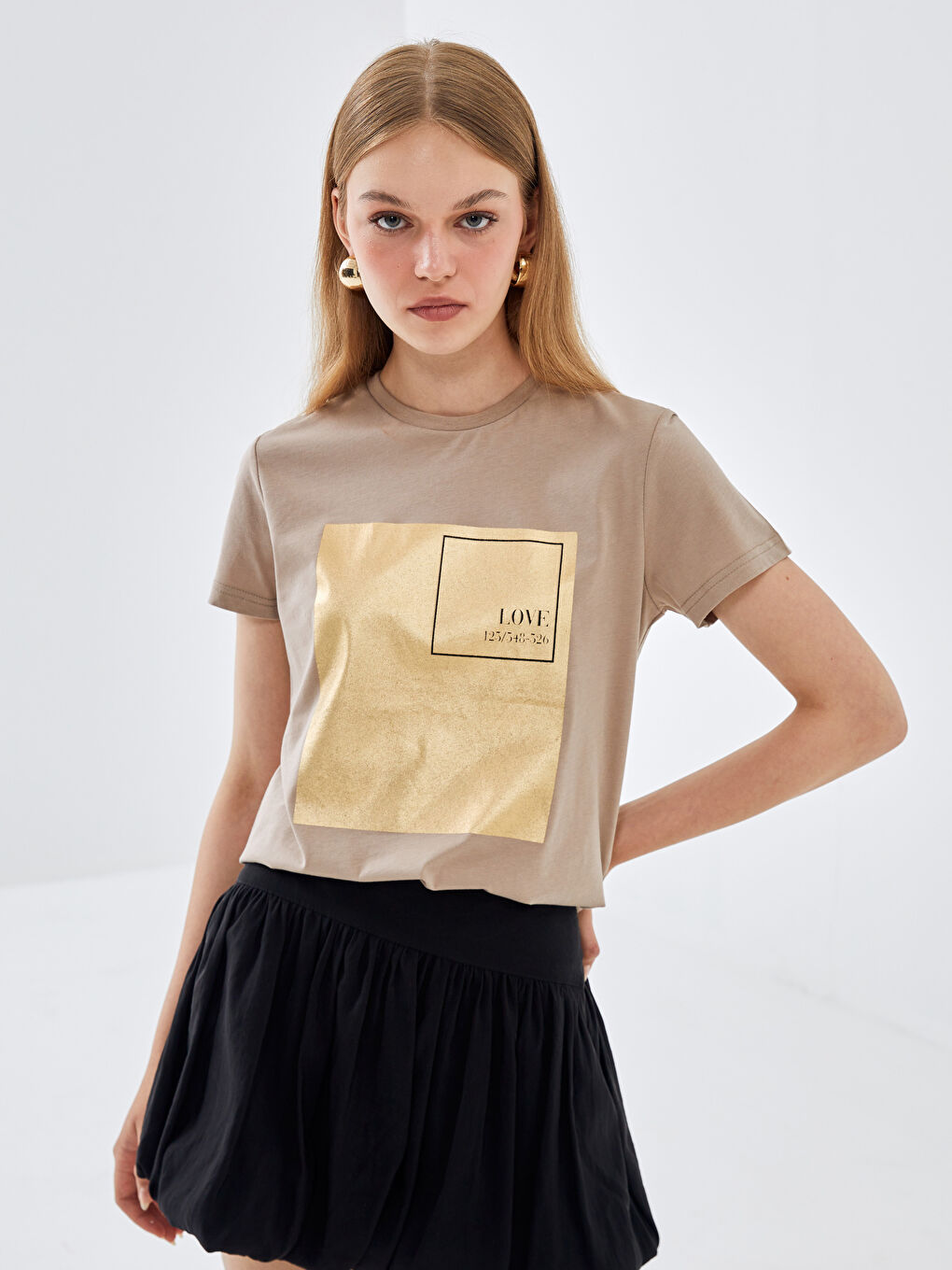 Kahverengi Bisiklet Yaka Baskılı Kısa Kollu Kadın Tişört