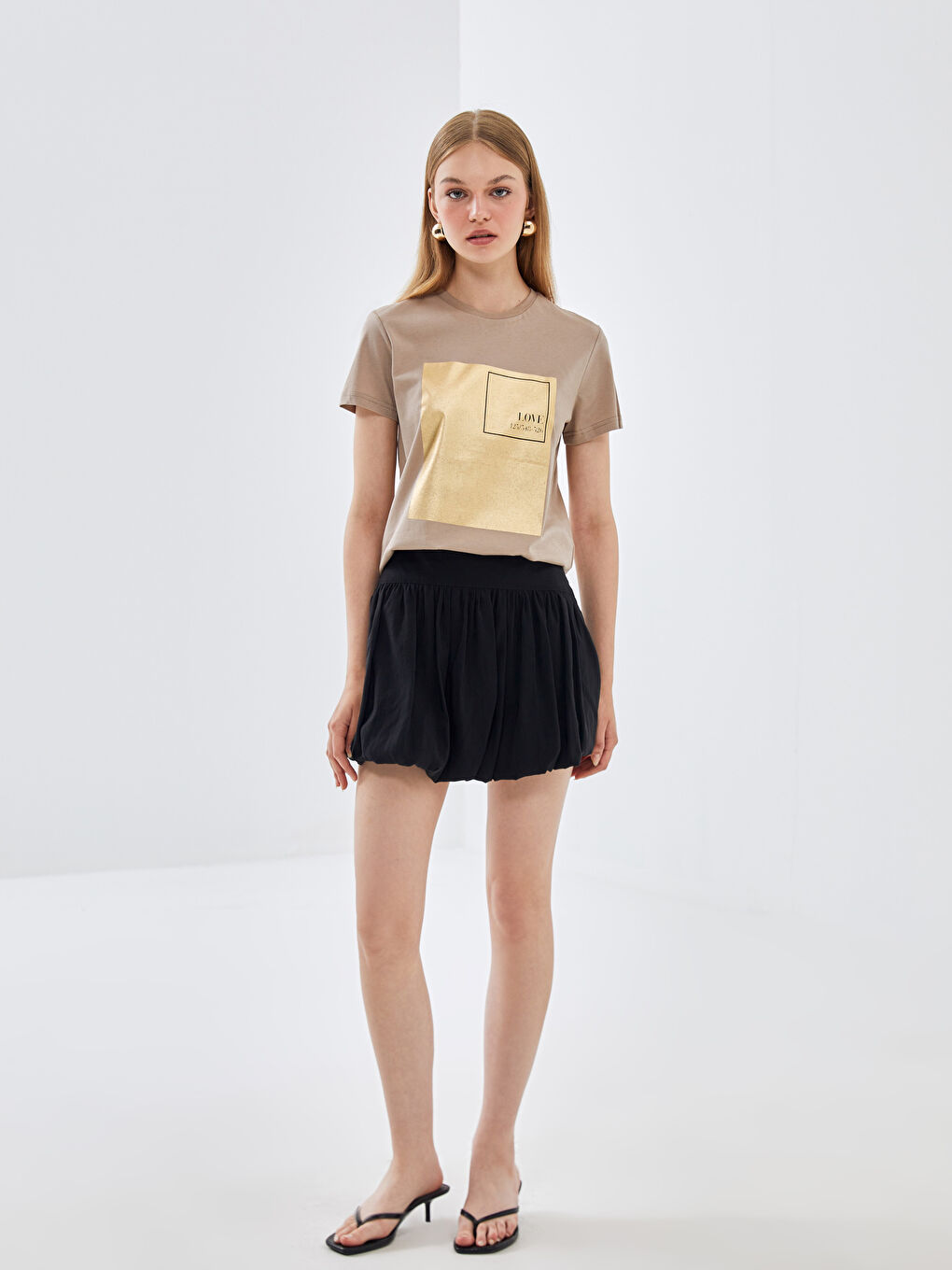 Kahverengi Bisiklet Yaka Baskılı Kısa Kollu Kadın Tişört-1