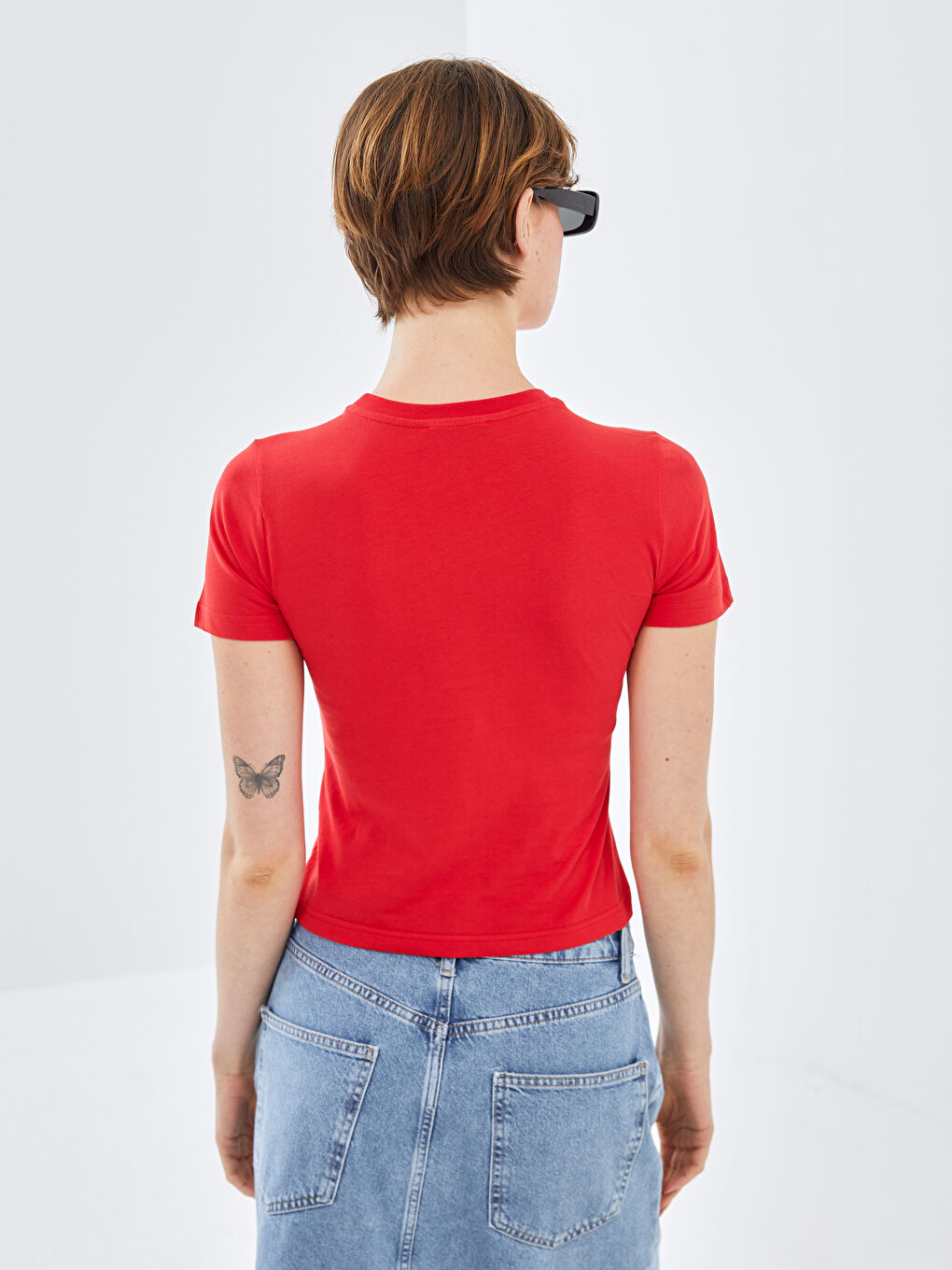 Kırmızı Bisiklet Yaka Baskılı Kısa Kollu Kadın Tişört-3