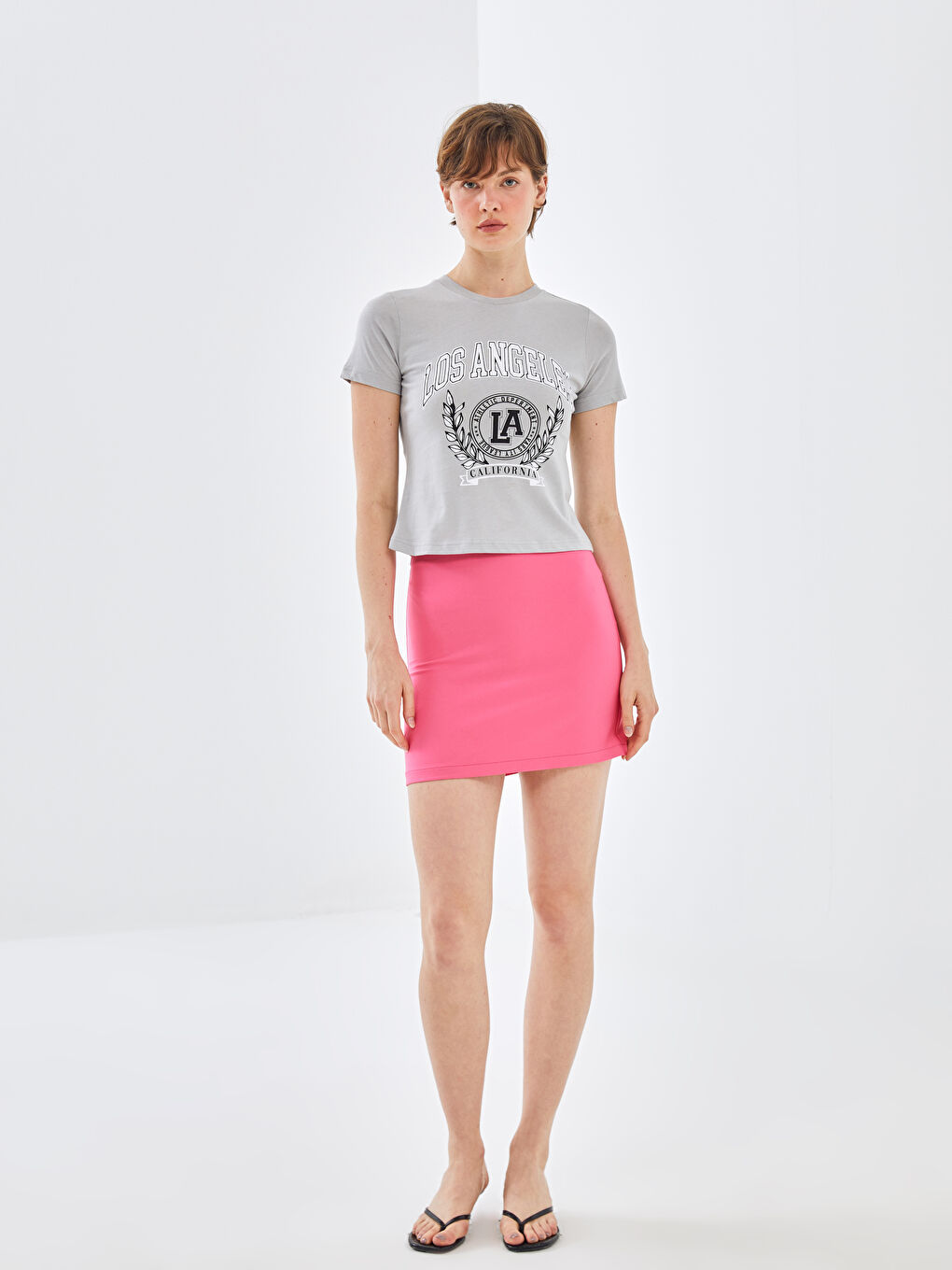 Gri Bisiklet Yaka Baskılı Kısa Kollu Kadın Tişört-1