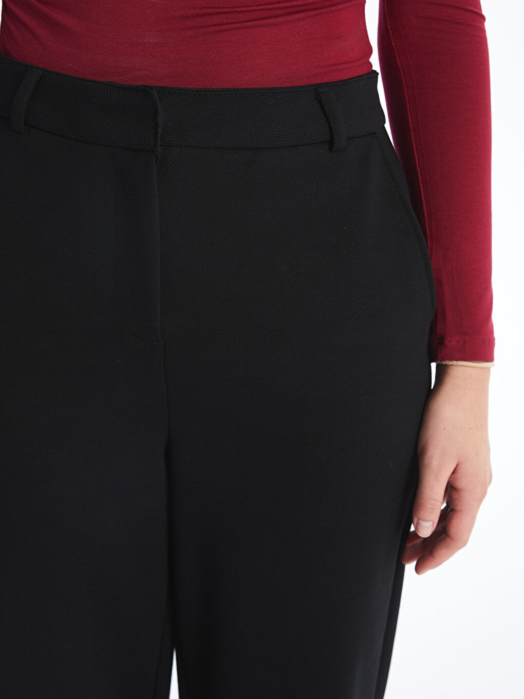 Siyah Standart Fit Geniş Paça Kadın Pantolon-2