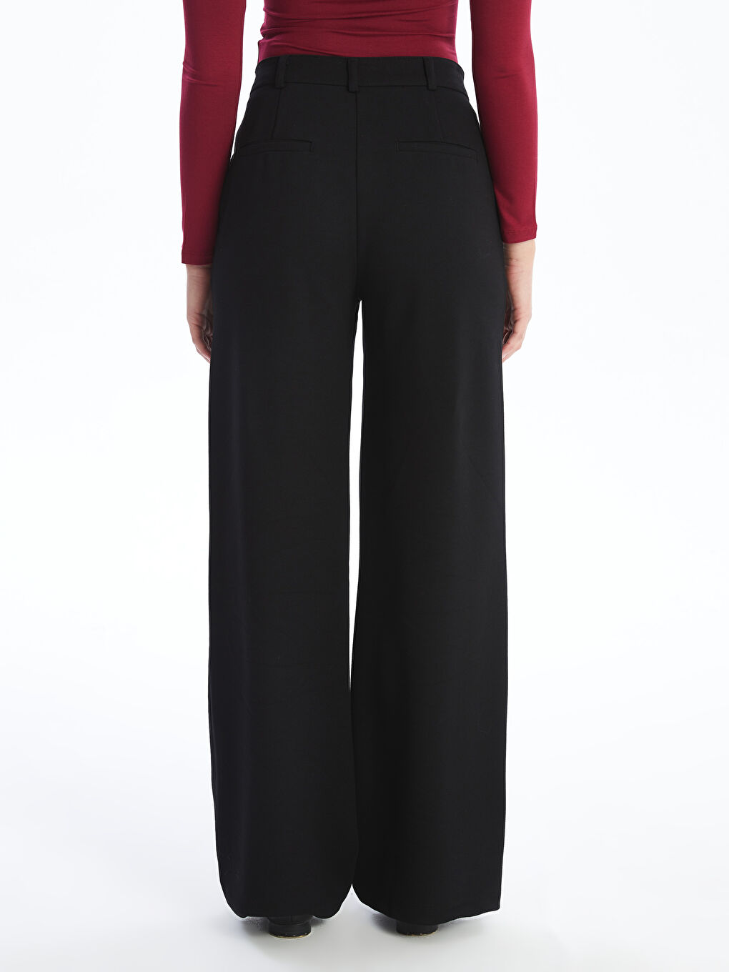 Siyah Standart Fit Geniş Paça Kadın Pantolon-3