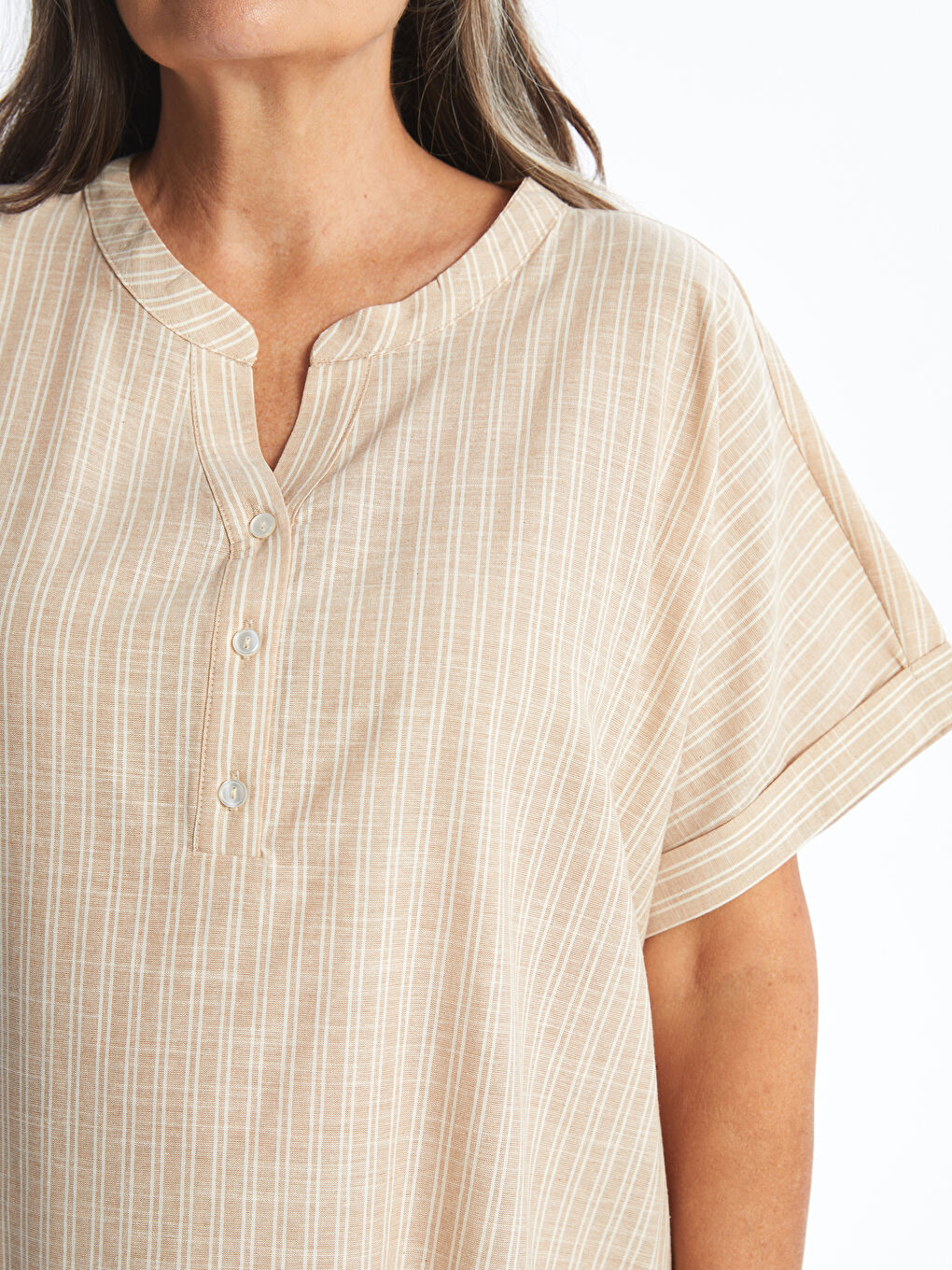 Bej Kaçık Yaka Çizgili Kısa Kollu Kadın Bluz-2