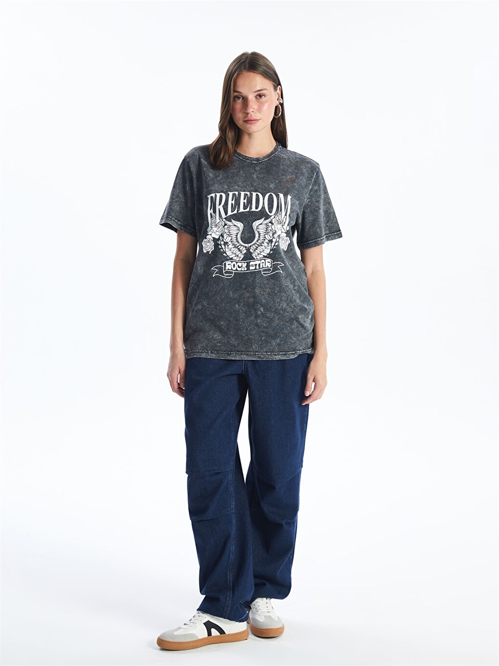 Antrasit Bisiklet Yaka Baskılı Kadın Tişört