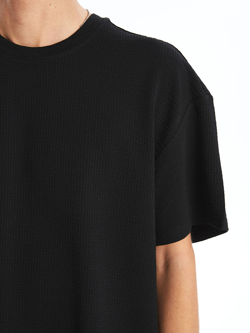 Siyah Bisiklet Yaka Kısa Kollu Erkek Tişört-2