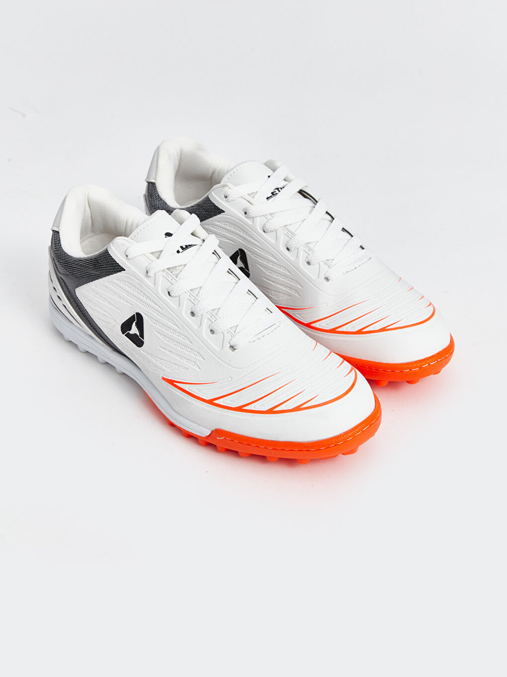 Beyaz Bağcıklı Erkek Halı Saha Ayakkabısı