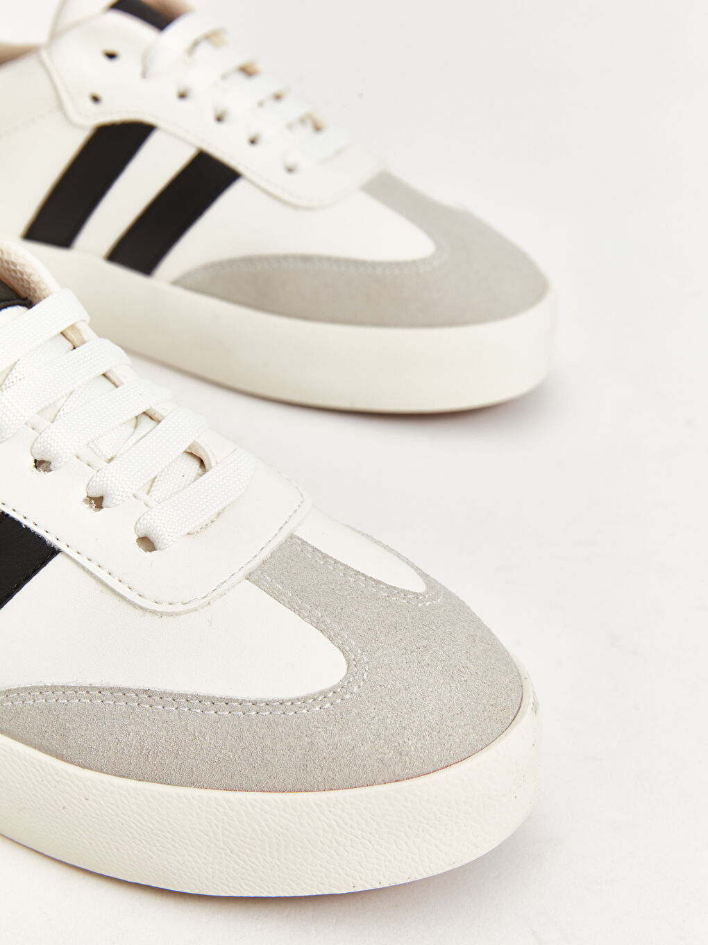 Siyah Bağcıklı Kadın Spor Ayakkabı-2