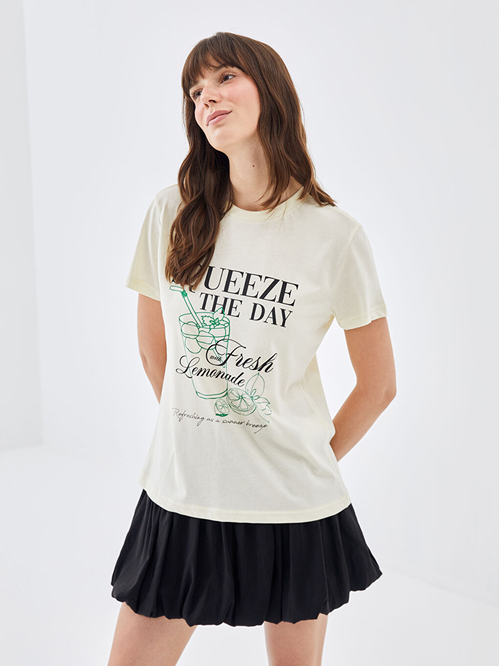 Bej Bisiklet Yaka Baskılı Kısa Kollu Oversize Kadın Tişört