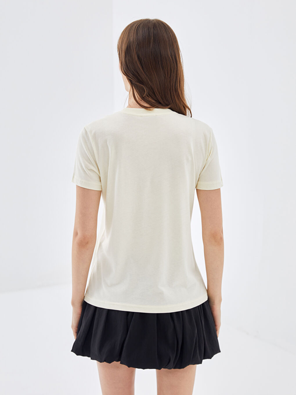 Bej Bisiklet Yaka Baskılı Kısa Kollu Oversize Kadın Tişört-3