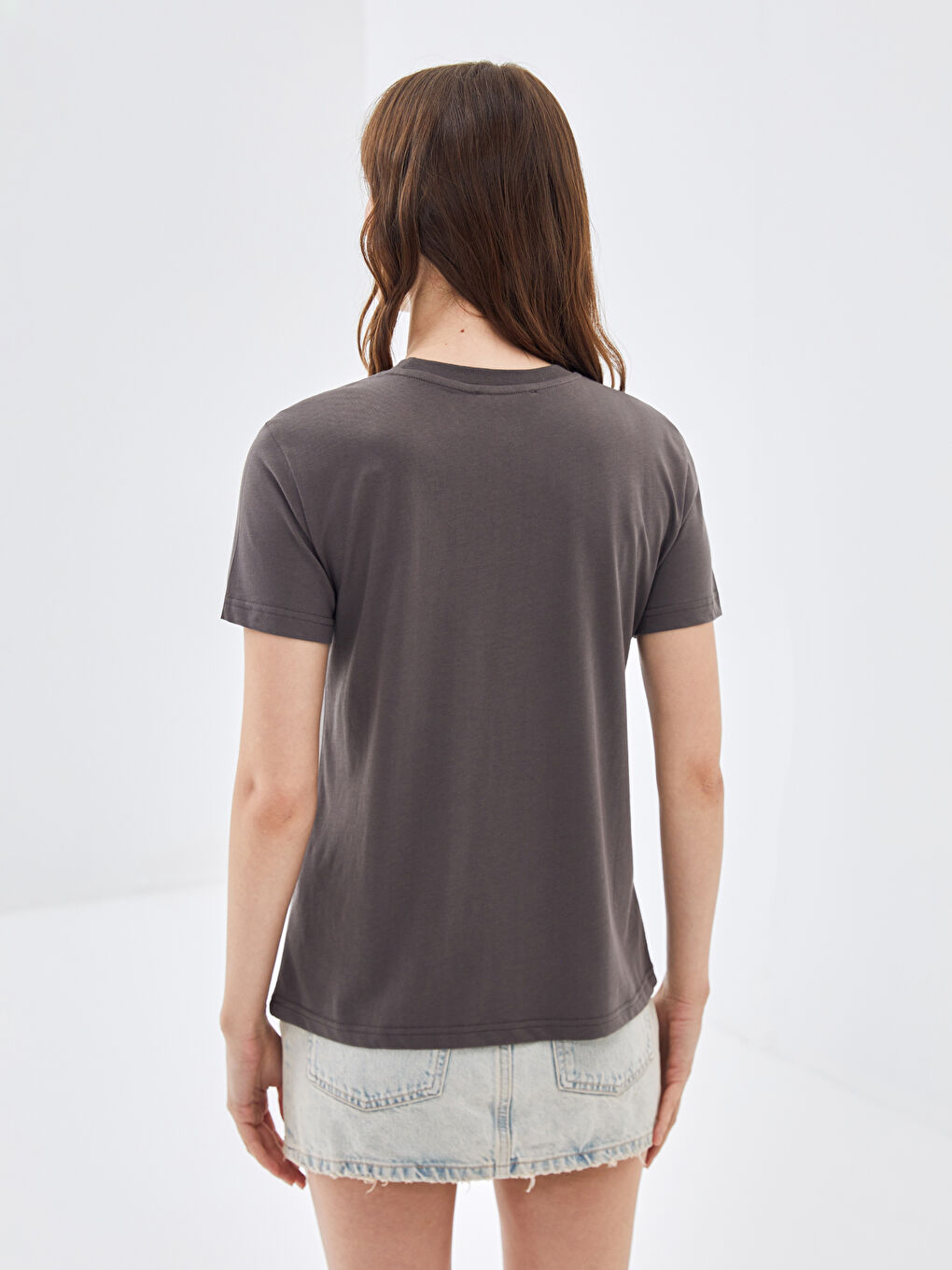 Antrasit Bisiklet Yaka Baskılı Kısa Kollu Kadın Tişört-3