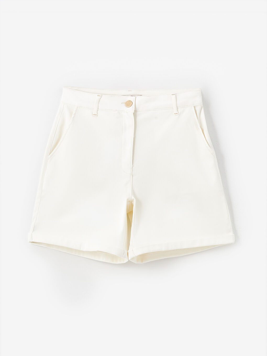 Ekru Standart Fit Düz Gabardin Kadın Şort-4