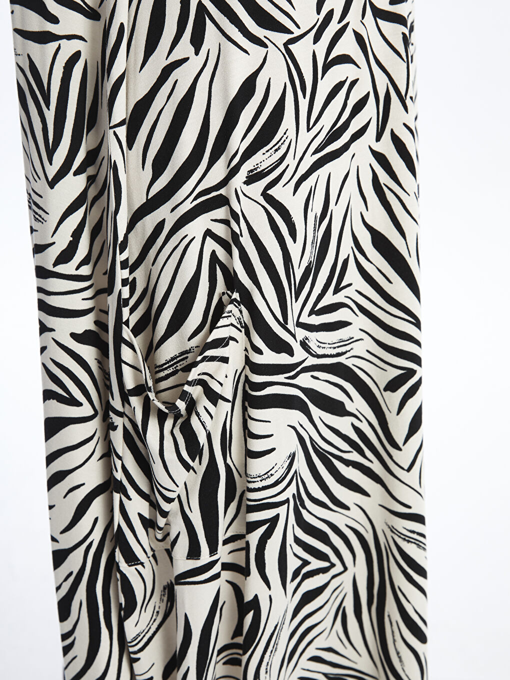 Siyah Bisiklet Yaka Desenli Kısa Kollu Kadın Elbise-2