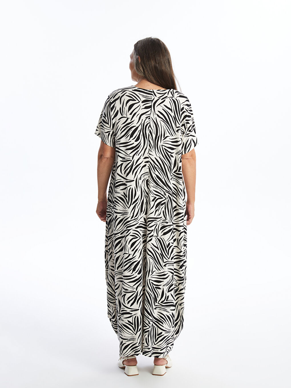 Siyah Bisiklet Yaka Desenli Kısa Kollu Kadın Elbise-3