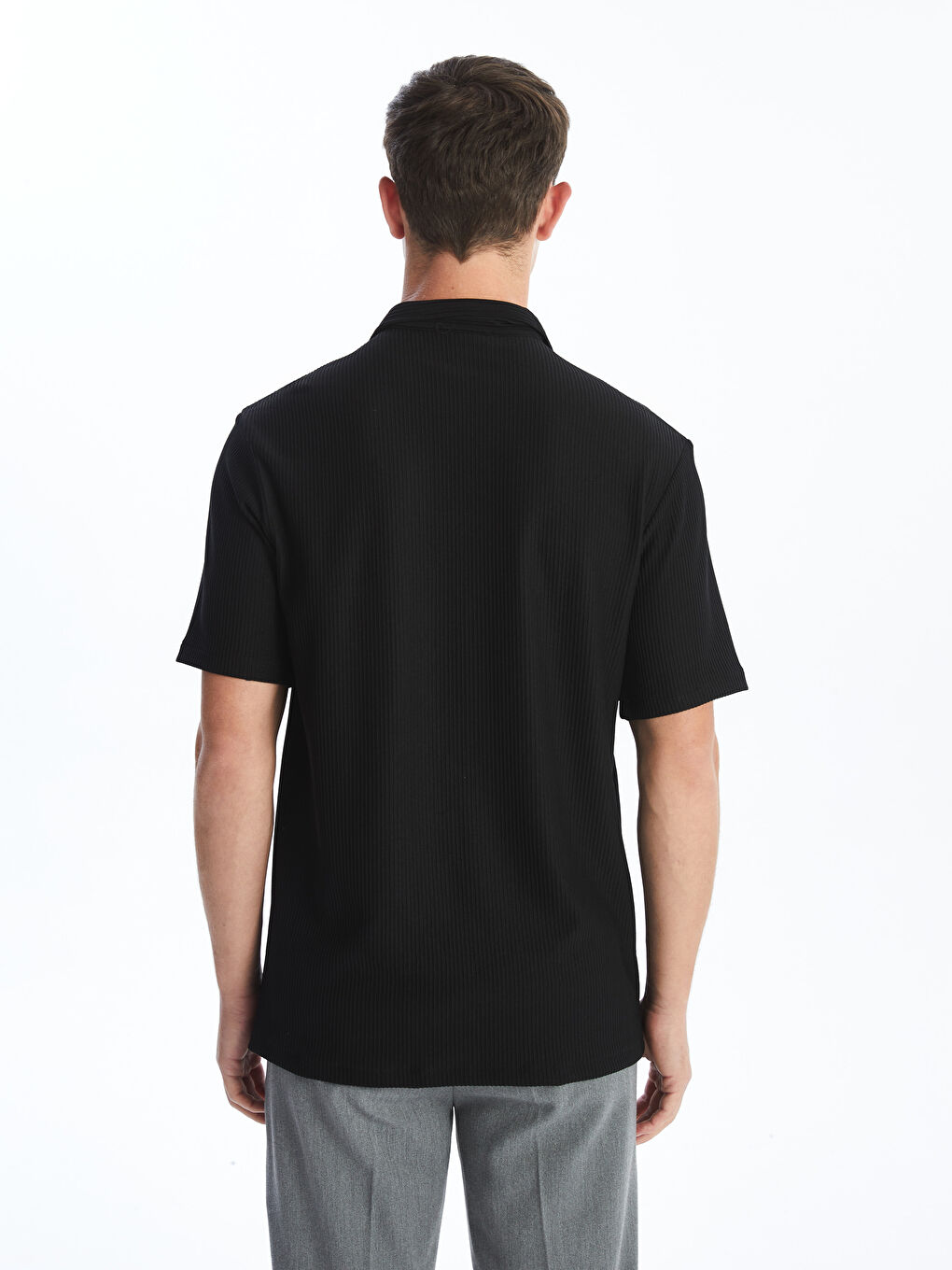 Siyah Regular Fit Kısa Kollu Armürlü Erkek Gömlek-3