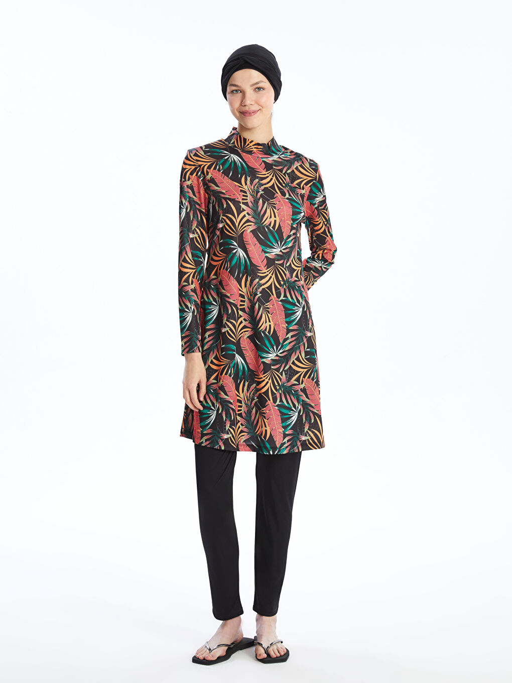 Mercan Dik Yaka Desenli Kadın Tesettür Mayo Takımı