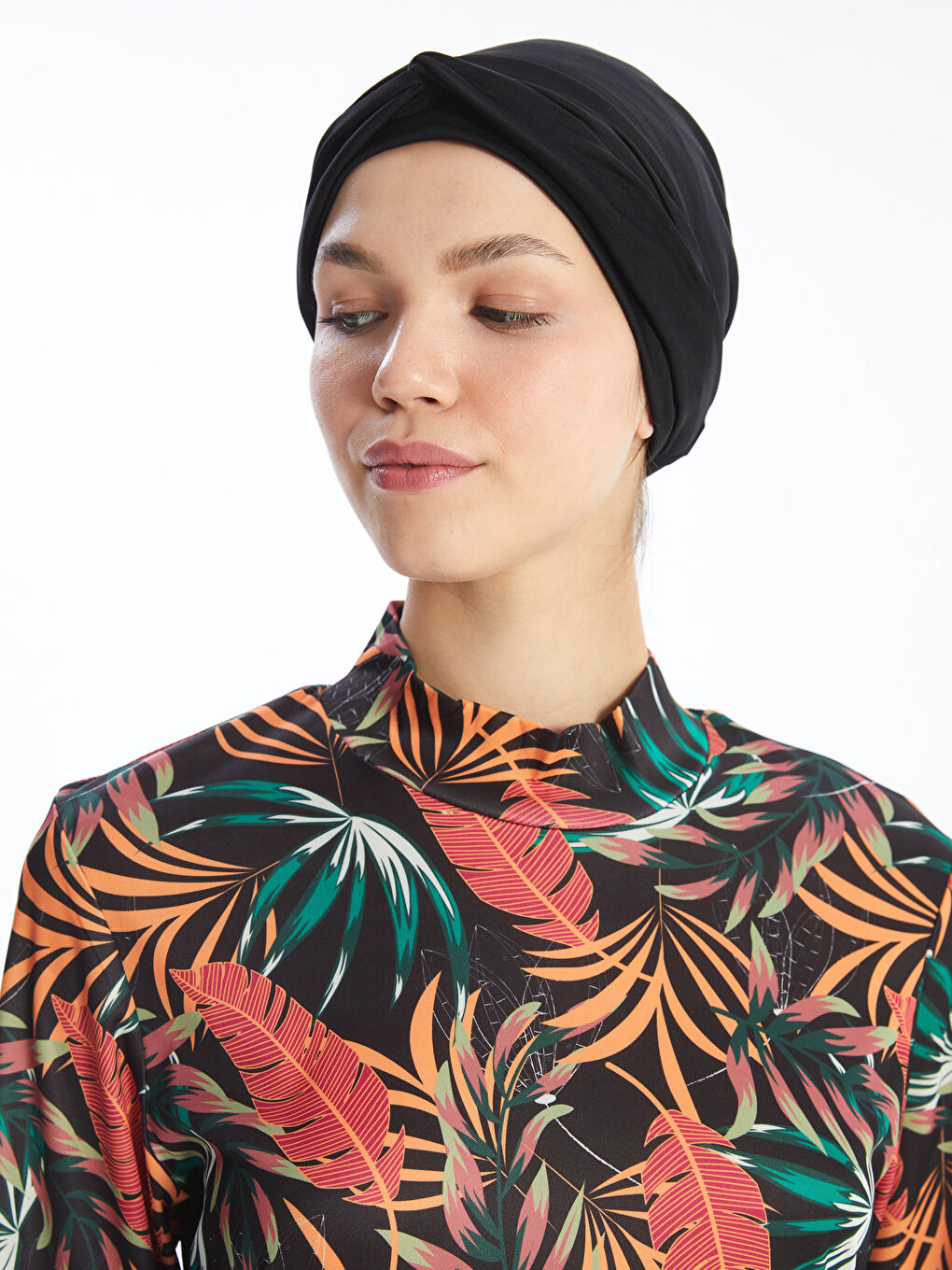 Mercan Dik Yaka Desenli Kadın Tesettür Mayo Takımı-1