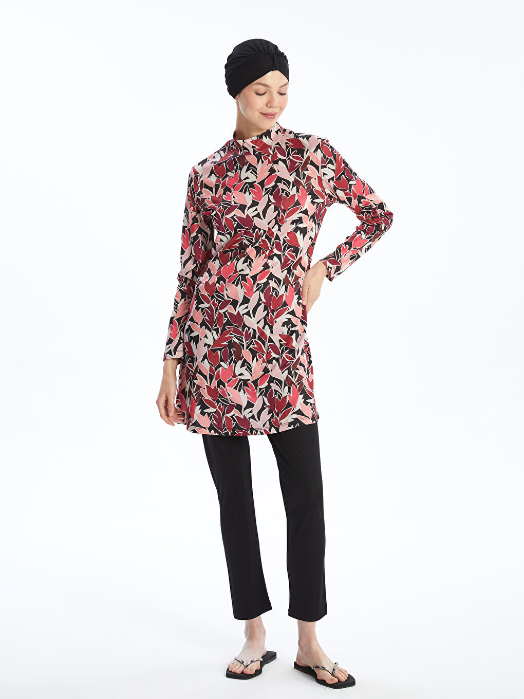 Pembe Dik Yaka Desenli Kadın Tesettür Mayo Takımı-1